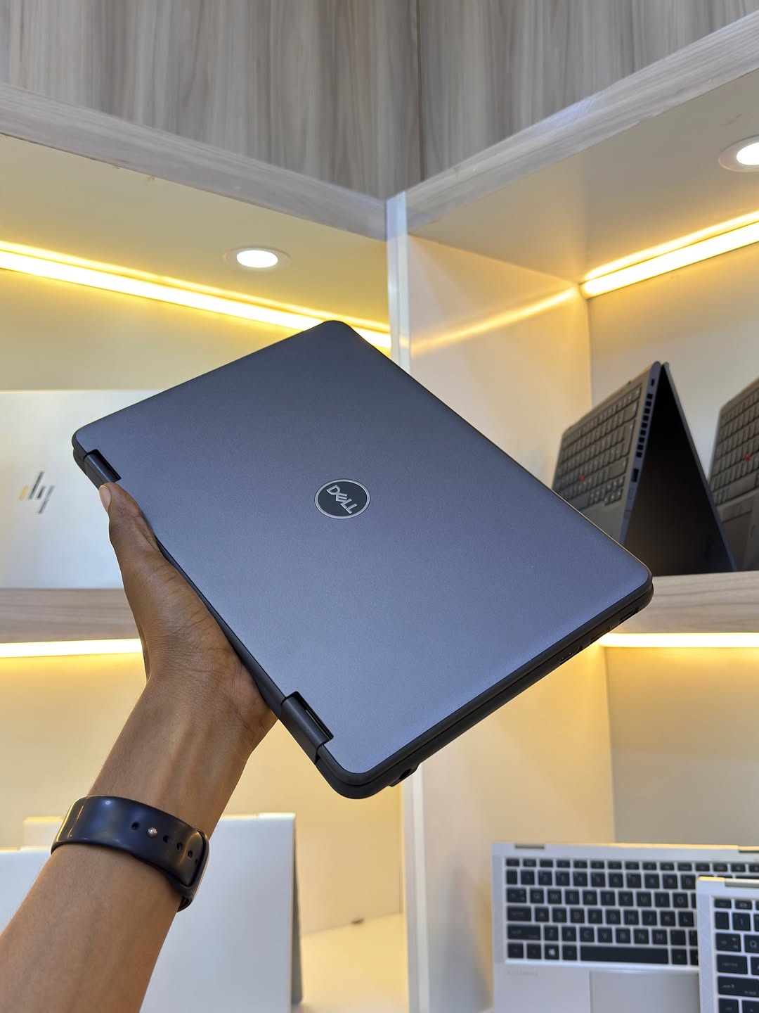 Dell Latitude 3190 with original Dell packaging box